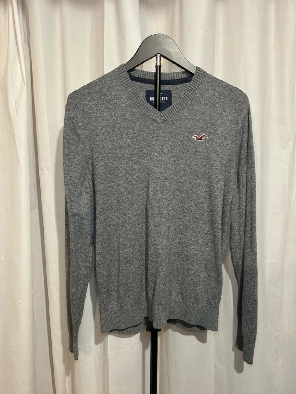 Y2K Hollister Gray V-Neck Knit Pullover Sweater Mens Regular Long Sleeve Size M